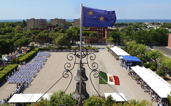 la Scuola Sottufficiali della Marina di Taranto